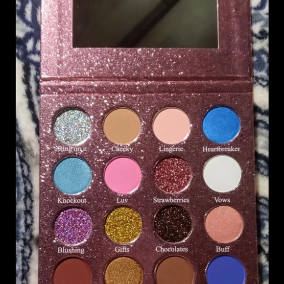 (ISO) Alien cosmetics KNOCKOUT palette - Picture 3 of 4